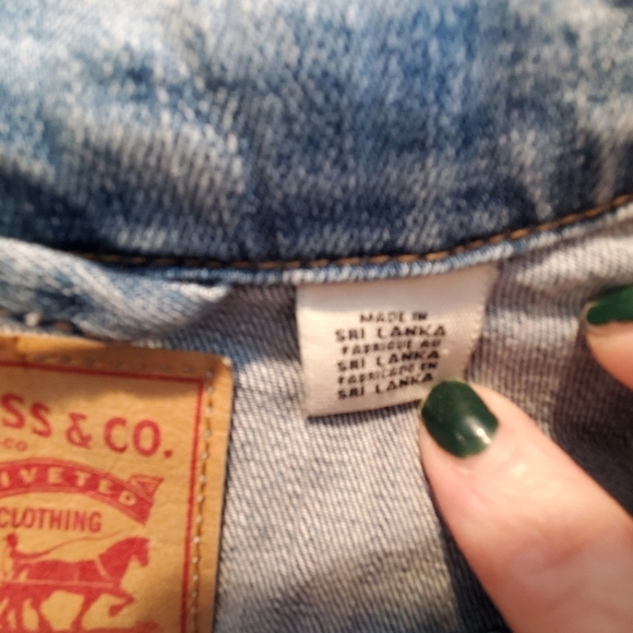 Levis jean jacket cropped. Light blue. Y2k. Sz xs. - Picture 4 of 6